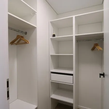 Flat For 2 Or 1 With Free Parking And Fast Wi-fi Apartamento