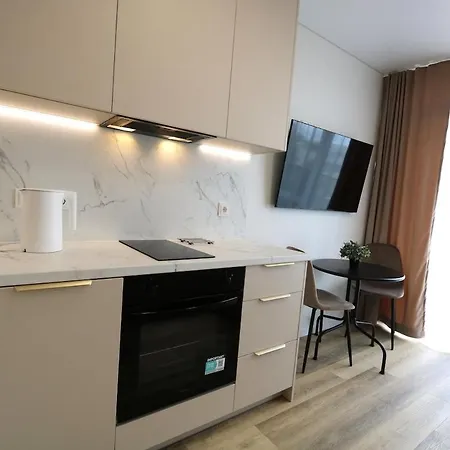 Flat For 2 Or 1 With Free Parking And Fast Wi-fi *