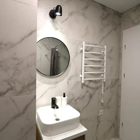 Flat For 2 Or 1 With Free Parking And Fast Wi-fi Апартаменты