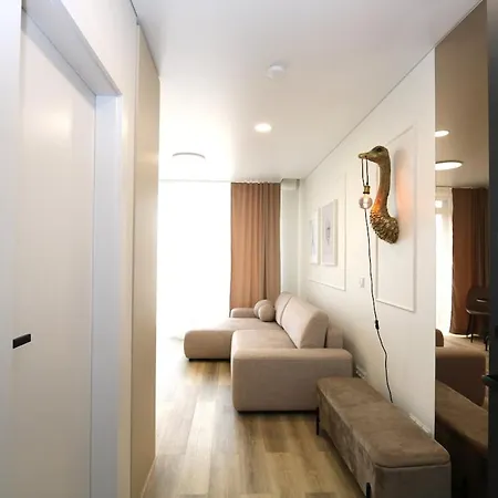 Flat For 2 Or 1 With Free Parking And Fast Wi-fi Апартаменты *