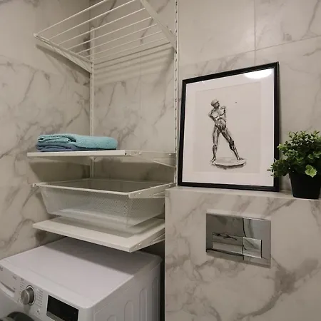 Flat For 2 Or 1 With Free Parking And Fast Wi-fi Apartamento