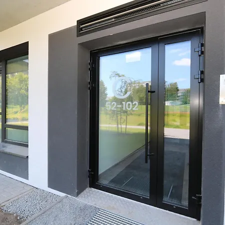 Апартаменты Flat For 2 Or 1 With Free Parking And Fast Wi-fi *