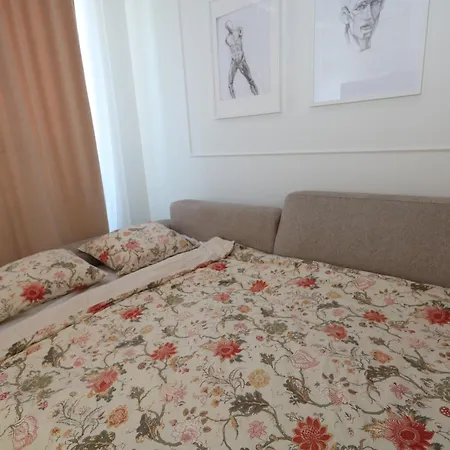 Flat For 2 Or 1 With Free Parking And Fast Wi-fi Apartamento
