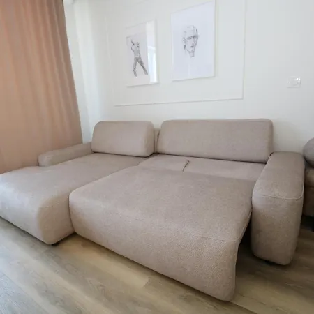Flat For 2 Or 1 With Free Parking And Fast Wi-fi Apartamento *