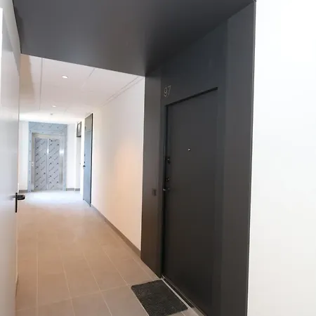 Flat For 2 Or 1 With Free Parking And Fast Wi-fi *