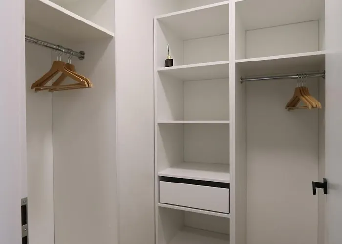 Flat For 2 Or 1 With Free Parking And Fast Wi-fi Lägenhet