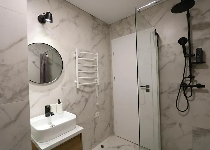 Flat For 2 Or 1 With Free Parking And Fast Wi-fi アパート