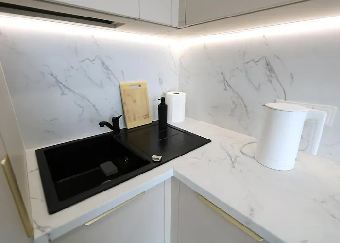 Flat For 2 Or 1 With Free Parking And Fast Wi-fi アパート