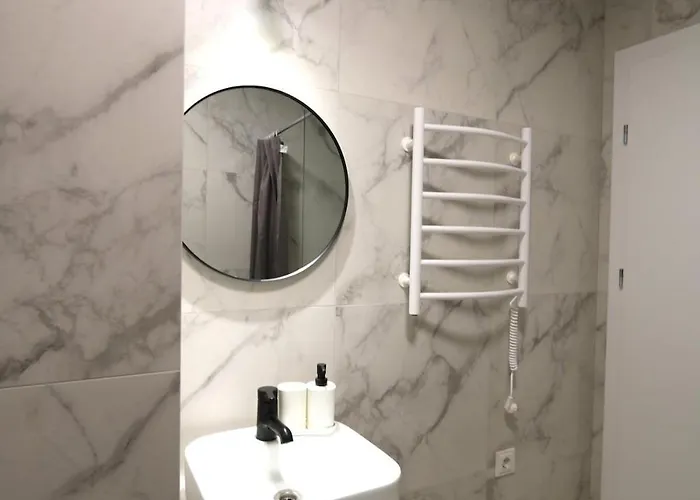 Flat For 2 Or 1 With Free Parking And Fast Wi-fi Lägenhet