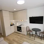 Daire Flat For 2 Or 1 With Free Parking And Fast Wi-fi Vilnius