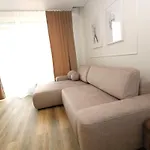 Flat For 2 Or 1 With Free Parking And Fast Wi-fi *