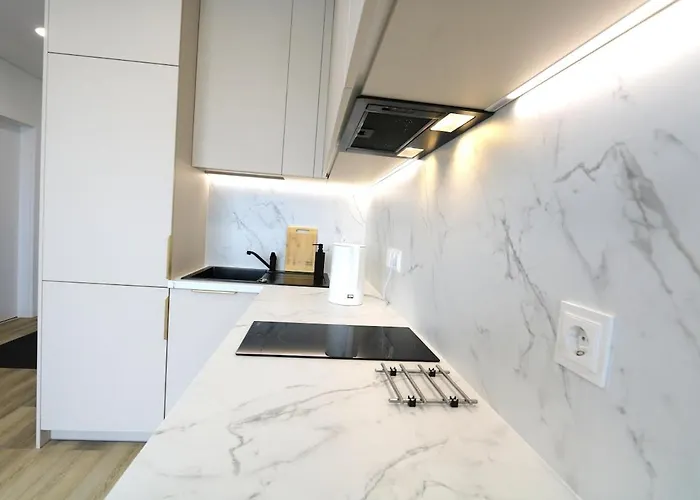 Flat For 2 Or 1 With Free Parking And Fast Wi-fi *