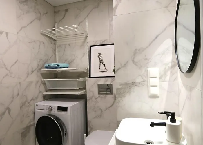 Flat For 2 Or 1 With Free Parking And Fast Wi-fi Апартаменти