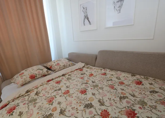 Flat For 2 Or 1 With Free Parking And Fast Wi-fi 公寓